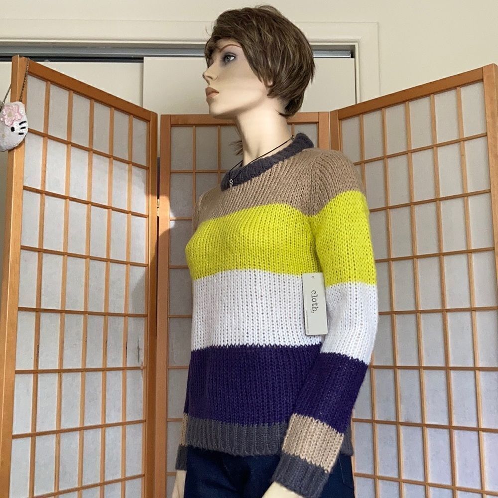 Cloth by RD International Color Block Crew Neck - Picture 3 of 10